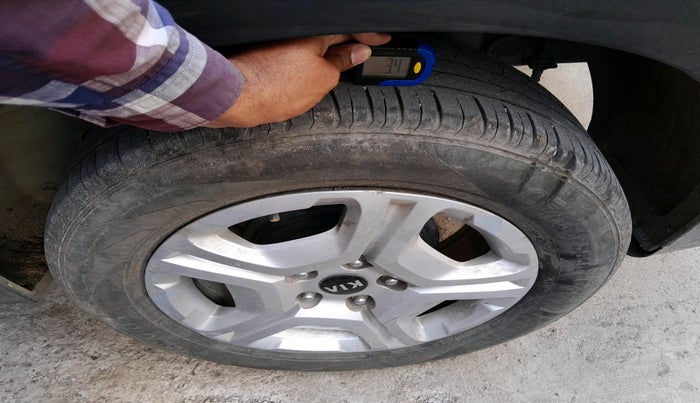 2021 KIA SONET HTX 1.5, Diesel, Manual, 1,28,971 km, tyre