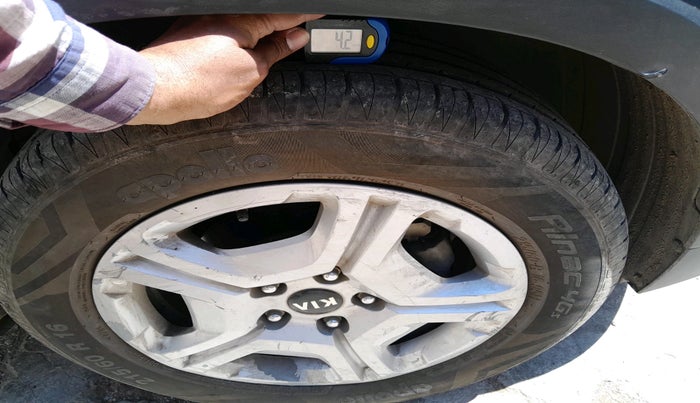 2021 KIA SONET HTX 1.5, Diesel, Manual, 1,28,971 km, tyre