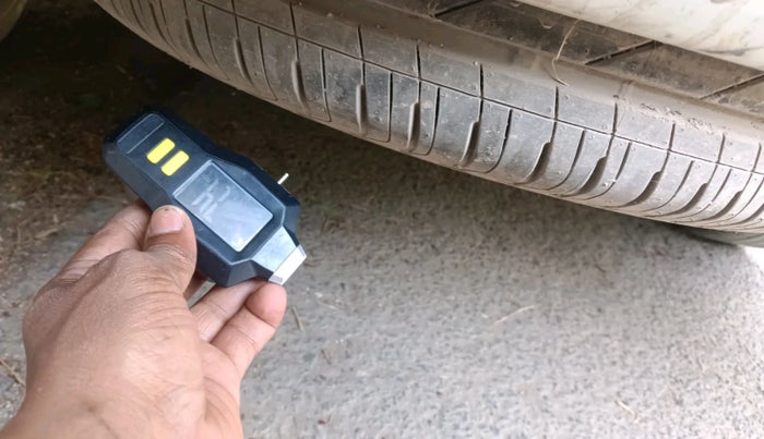 2018 Toyota Innova Crysta 2.8 ZX AT 7 STR, Diesel, Automatic, 97,881 km, tyre