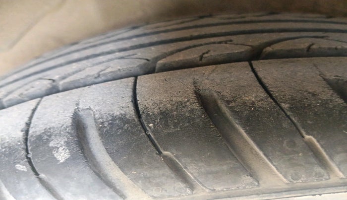 2013 Hyundai i20 SPORTZ 1.4 CRDI, Diesel, Manual, 1,30,101 km, tyre