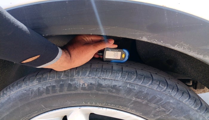 2016 Hyundai Creta SX PLUS 1.6 DIESEL, Diesel, Manual, 1,30,343 km, tyre