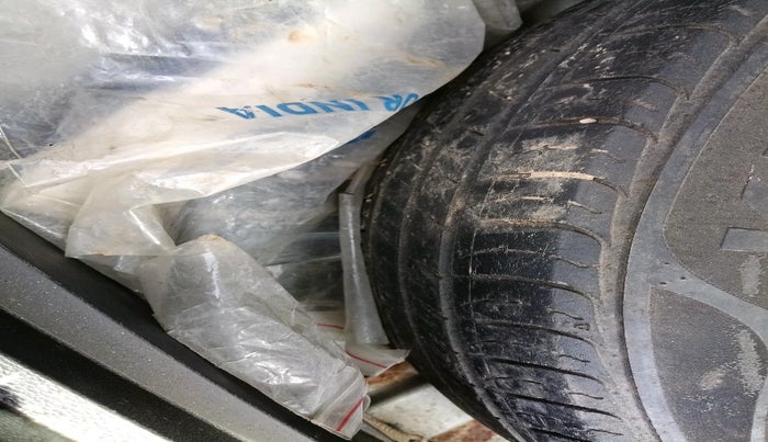 2016 Hyundai Creta SX PLUS 1.6 DIESEL, Diesel, Manual, 1,30,343 km, tyre