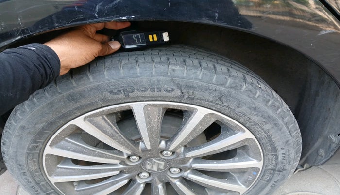 2019 Maruti Ciaz ALPHA  AT 1.5 SHVS PETROL, Petrol, Automatic, 54,891 km, tyre