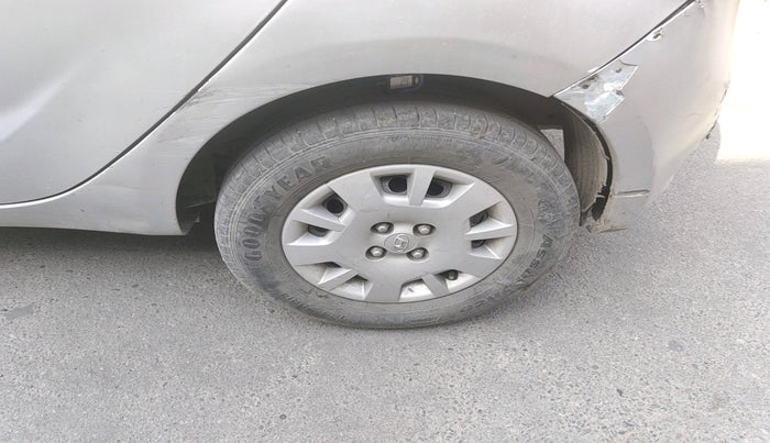 2013 Hyundai i20 MAGNA (O) 1.2, CNG, Manual, 84,551 km, tyre