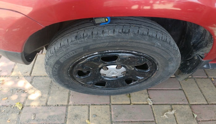 2015 Renault Duster 85 PS RXE DIESEL, Diesel, Manual, 1,08,837 km, tyre