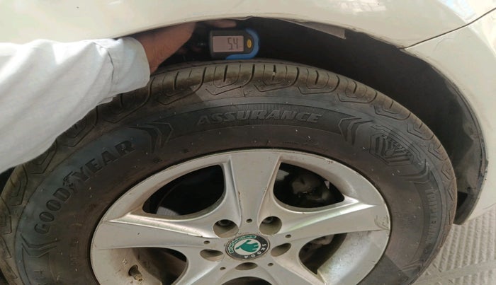 2014 Skoda Rapid AMBITION 1.6 TDI CR MT, Diesel, Manual, 79,289 km, tyre