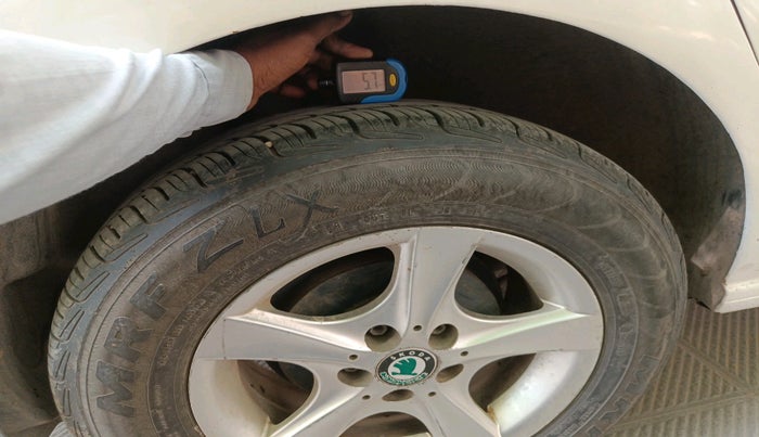 2014 Skoda Rapid AMBITION 1.6 TDI CR MT, Diesel, Manual, 79,289 km, tyre