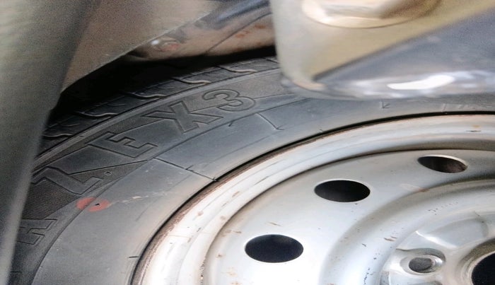 2011 Maruti Wagon R 1.0 LXI CNG, CNG, Manual, 1,44,696 km, tyre