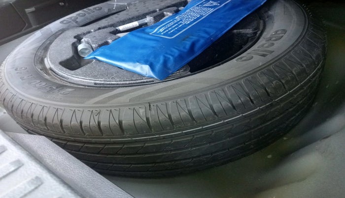 2022 Toyota URBAN CRUISER PREMIUM GRADE MT, Petrol, Manual, 27,371 km, tyre