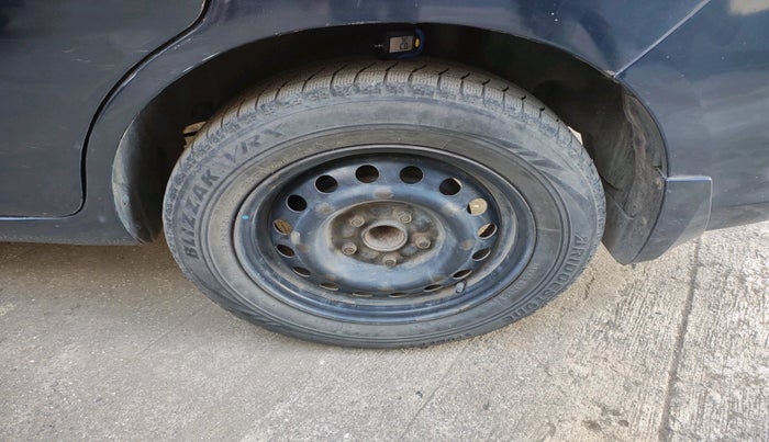 2017 Maruti Ertiga VXI CNG, CNG, Manual, 1,03,972 km, tyre