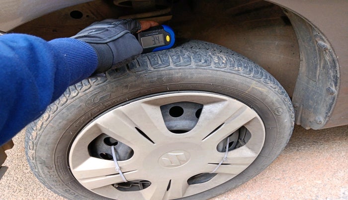 2013 Maruti Wagon R 1.0 VXI, Petrol, Manual, 65,884 km, tyre