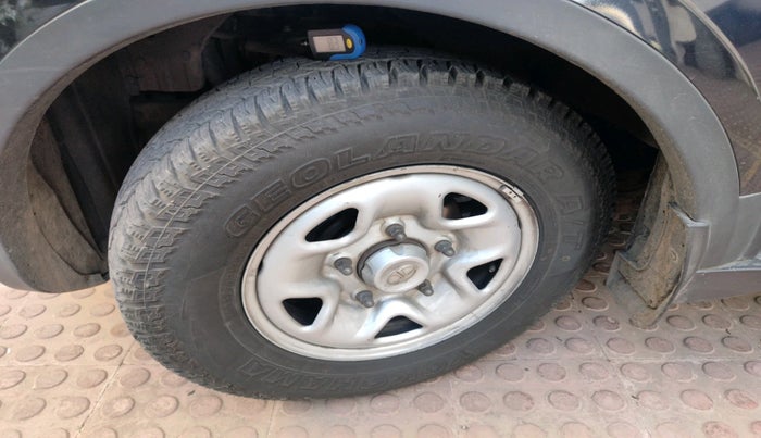 2017 Tata Hexa XM 4X2 7 STR, Diesel, Manual, 1,07,731 km, tyre