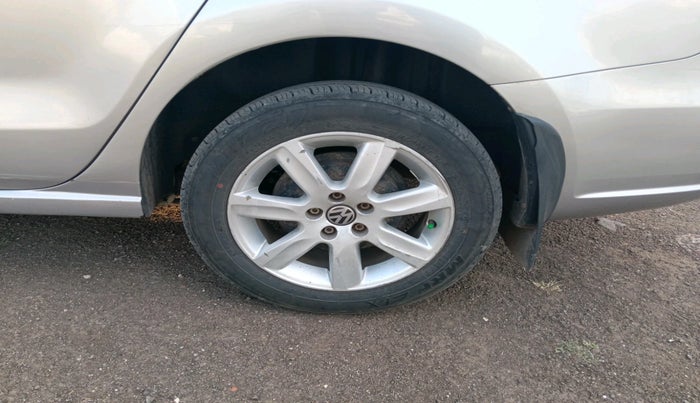 2012 Volkswagen Vento HIGHLINE DIESEL 1.6, Diesel, Manual, 1,66,161 km, tyre