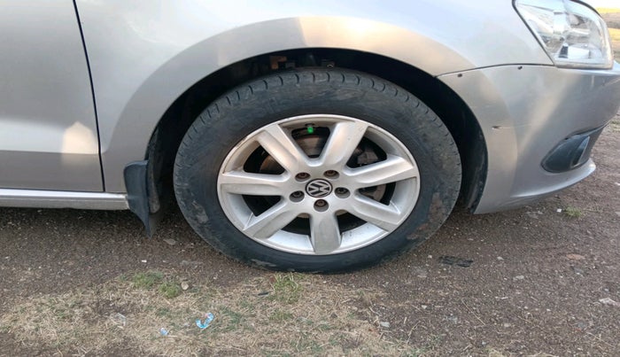 2012 Volkswagen Vento HIGHLINE DIESEL 1.6, Diesel, Manual, 1,66,161 km, tyre