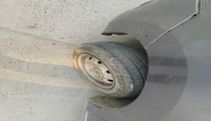 2011 Maruti Wagon R 1.0 LXI CNG, CNG, Manual, 1,89,530 km, tyre