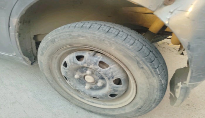 2011 Maruti Wagon R 1.0 LXI CNG, CNG, Manual, 1,89,530 km, tyre