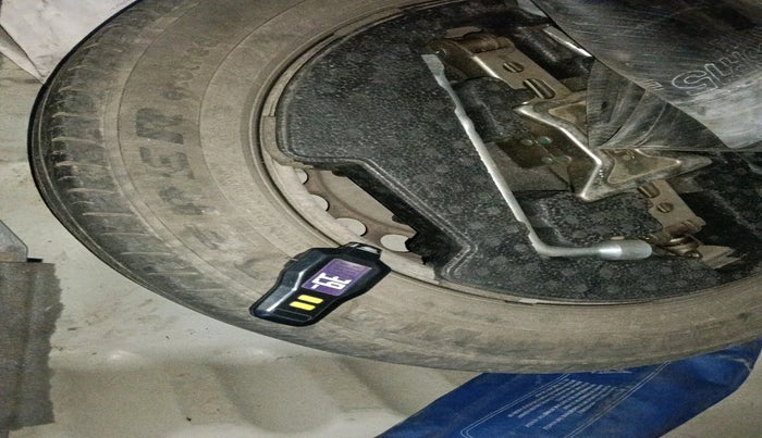 2017 Maruti Vitara Brezza VDI (O), Diesel, Manual, 1,47,802 km, tyre