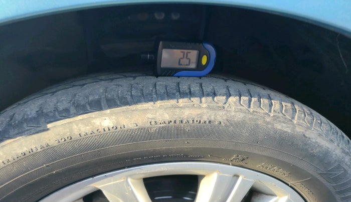 2016 Tata Tiago XZ PETROL, CNG, Manual, 1,95,373 km, tyre