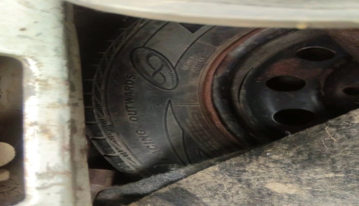 2008 Ford Ikon 1.4 DIESEL, Diesel, Manual, 1,43,396 km, tyre