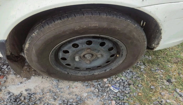 2008 Ford Ikon 1.4 DIESEL, Diesel, Manual, 1,43,396 km, tyre