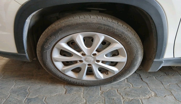 2024 Maruti Grand Vitara DELTA SMART HYBRID, Petrol, Manual, 5,049 km, tyre