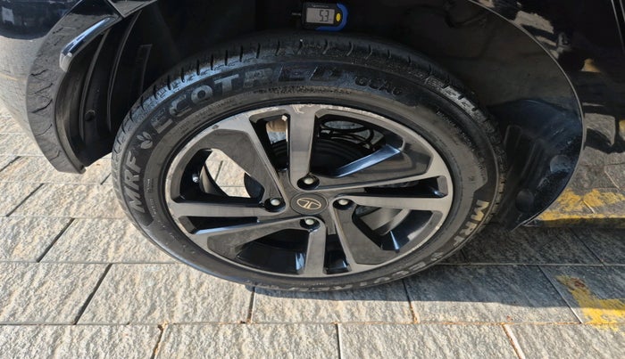 2023 Tata ALTROZ XZA PLUS DARK EDTION, Petrol, Automatic, 25,843 km, tyre