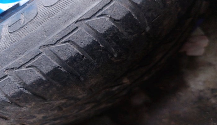 2015 Tata Indica Vista LX TDI, Diesel, Manual, 1,49,713 km, tyre