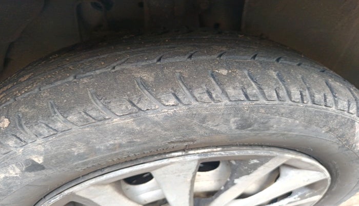 2015 Tata Indica Vista LX TDI, Diesel, Manual, 1,49,713 km, tyre