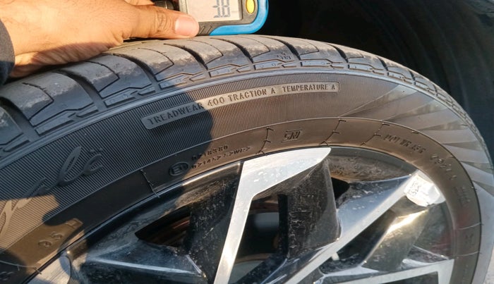 2024 Hyundai ALCAZAR Signature 7 STR 1.5 Diesel Automatic, Diesel, Automatic, 11,171 km, tyre