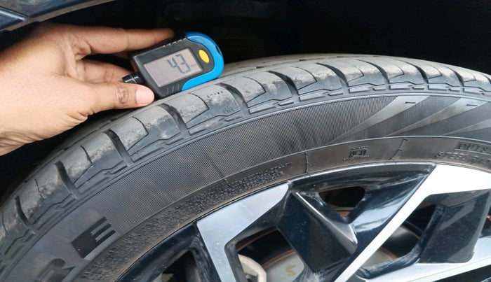 2024 Hyundai ALCAZAR Signature 7 STR 1.5 Diesel Automatic, Diesel, Automatic, 11,171 km, tyre