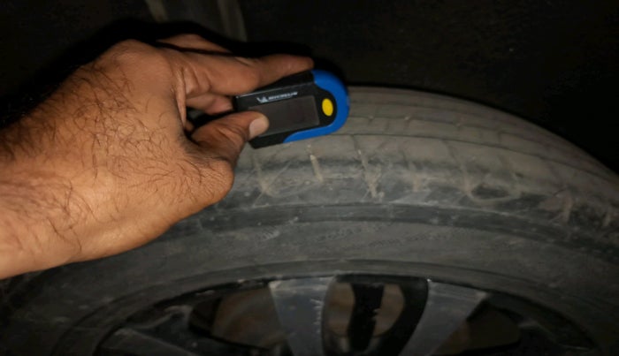 2017 Maruti Vitara Brezza VDI, Diesel, Manual, 1,06,931 km, tyre