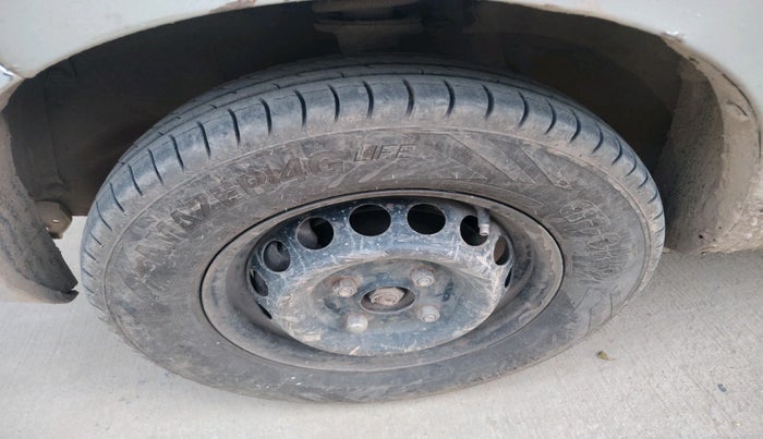 2015 Maruti Alto 800 LXI, Petrol, Manual, 1,10,024 km, tyre