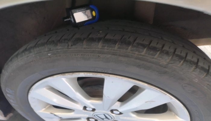 2013 Honda City 1.5L I-VTEC V MT, Petrol, Manual, 1,19,622 km, tyre