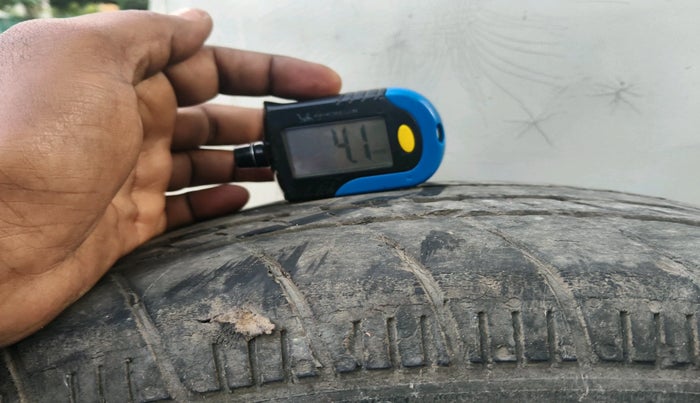 2013 Maruti Swift Dzire ZXI, Petrol, Manual, 75,482 km, tyre