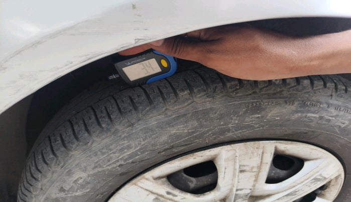 2013 Skoda Fabia ACTIVE PLUS 1.2 MPI, Petrol, Manual, 1,12,763 km, tyre