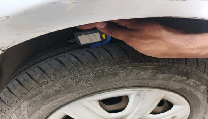 2013 Skoda Fabia ACTIVE PLUS 1.2 MPI, Petrol, Manual, 1,12,763 km, tyre