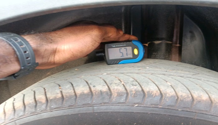 2024 Volkswagen TAIGUN HIGHLINE 1.0 TSI MT, Petrol, Manual, 13,690 km, tyre