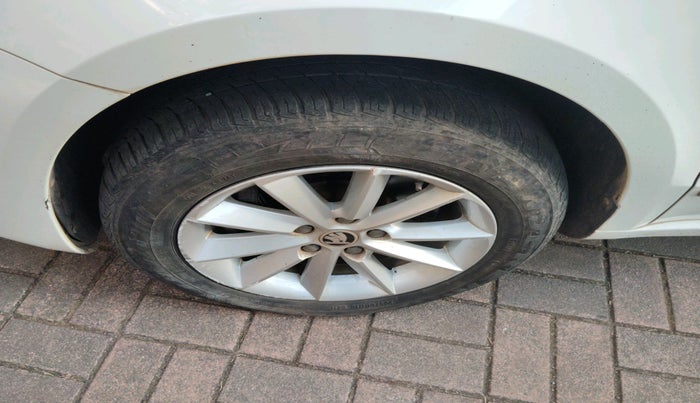 2015 Skoda Superb ELEGANCE 2.0 TDI CR AT, Diesel, Automatic, 97,826 km, tyre