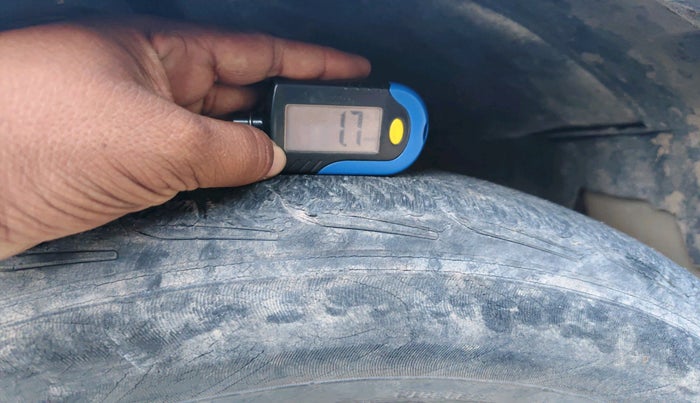 2007 Maruti Swift VXI 1.3, Petrol, Manual, 1,58,119 km, tyre