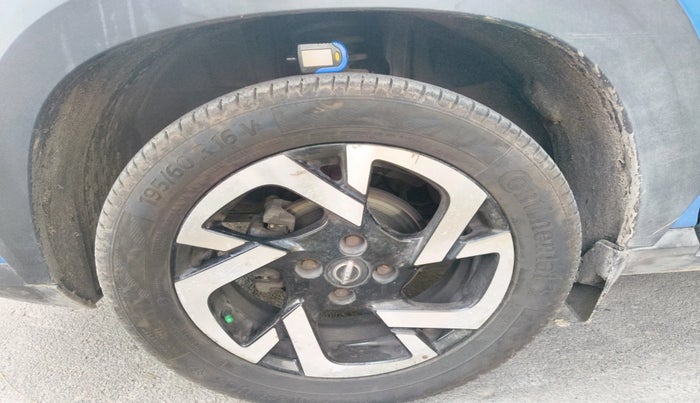 2022 Nissan MAGNITE XV PREMIUM TURBO CVT, Petrol, Automatic, 35,996 km, tyre