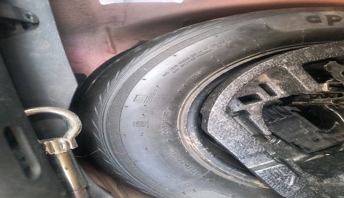 2011 Skoda Fabia AMBIENTE 1.2 MPI, Petrol, Manual, 75,406 km, tyre