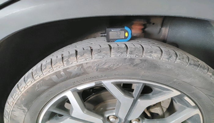 2020 KIA SELTOS GTX PLUS AT 1.5 DIESEL, Diesel, Automatic, 1,29,217 km, tyre