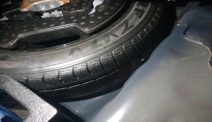 2018 Maruti Ciaz ALPHA 1.5 SHVS PETROL, Petrol, Manual, 1,00,131 km, tyre