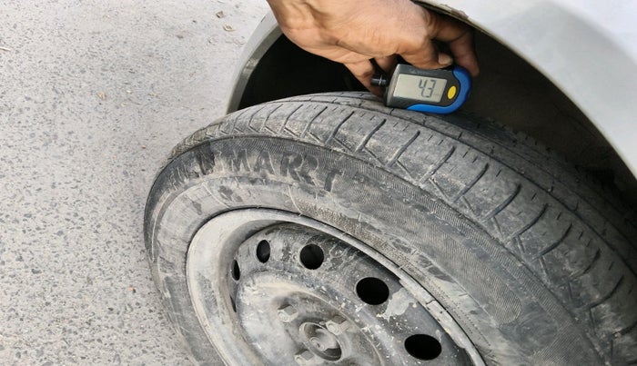 2012 Maruti Ritz VXI, Petrol, Manual, 1,00,646 km, tyre