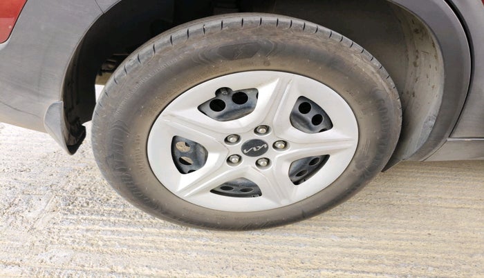 2024 KIA SELTOS HTK 1.5 Diesel MT, Diesel, Manual, 24,537 km, tyre