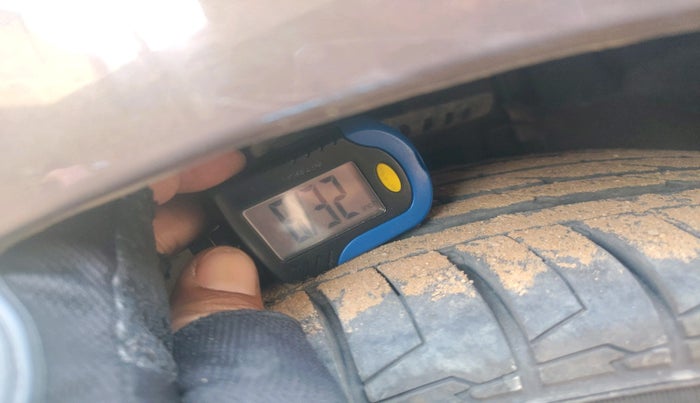 2017 Volkswagen Ameo HIGHLINE1.2L PLUS 16 ALLOY, Petrol, Manual, 86,082 km, tyre