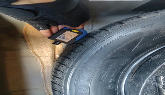 2017 Volkswagen Ameo HIGHLINE1.2L PLUS 16 ALLOY, Petrol, Manual, 86,082 km, tyre