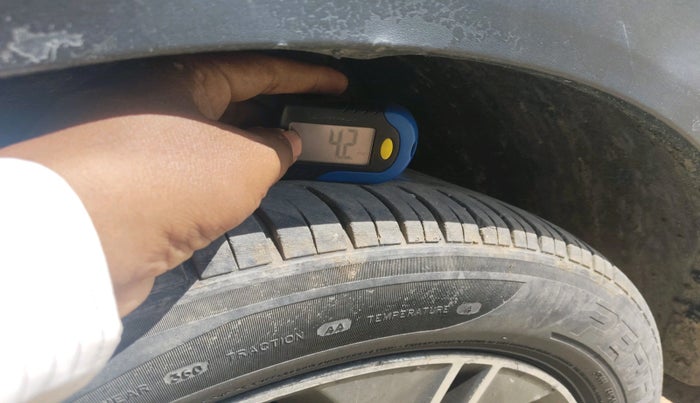 2015 Hyundai Creta SX (O) 1.6 DIESEL, Diesel, Manual, 1,21,239 km, tyre