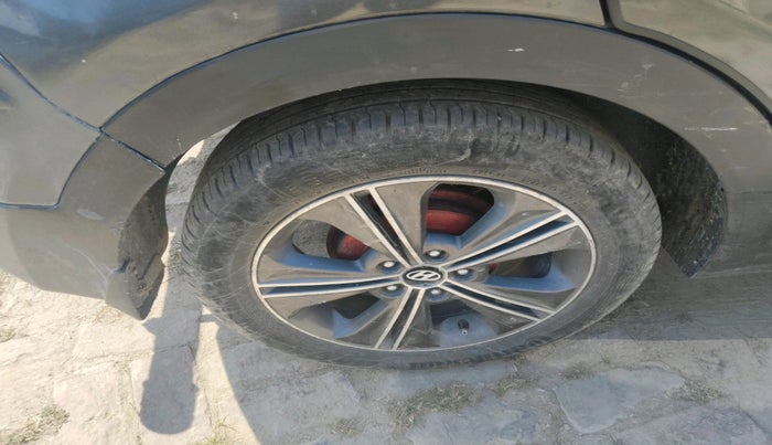 2015 Hyundai Creta SX (O) 1.6 DIESEL, Diesel, Manual, 1,21,239 km, tyre