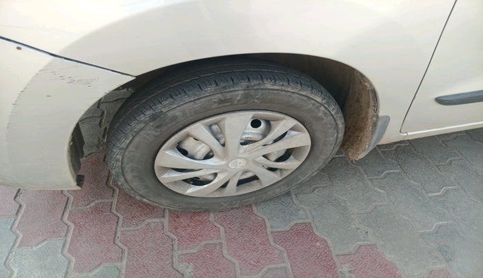 2018 Maruti Wagon R 1.0 LXI CNG, CNG, Manual, 1,08,575 km, tyre